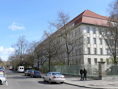 So kommt man zu Brüsseler Kiez mit den Öffentlichen - Mehr zum Ort Hier