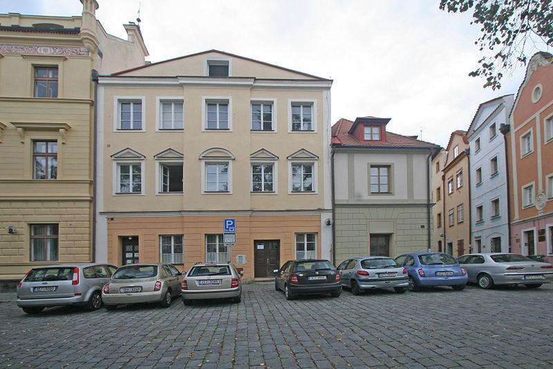 File:Wernerův dům, Pernštýnské nám. 116, Pardubice zezadu z Wernerova nábřeží.JPG