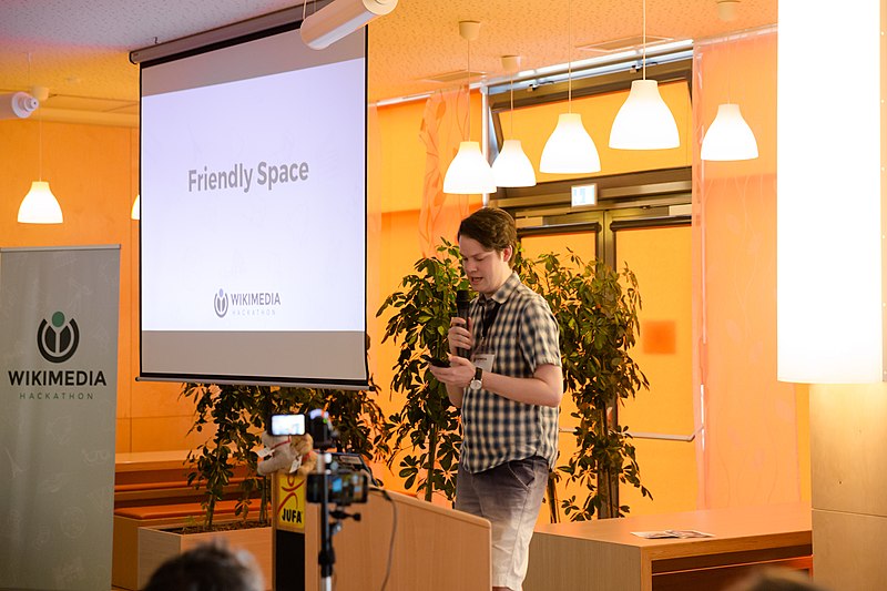 File:Wikimedia Hackathon Vienna 2017-05-19 opening 13.jpg