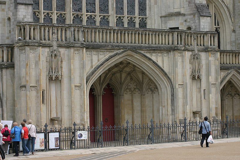 File:Winchester Cathedral (1) - geograph.org.uk - 3250796.jpg