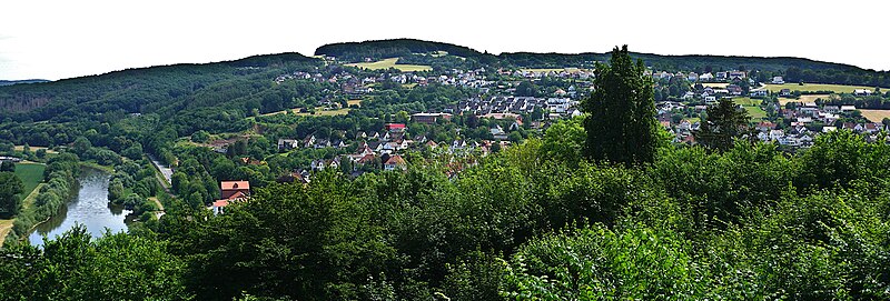 File:Winterberg (Vlotho) von der Burg Vlotho.jpg