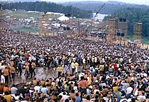 "Apollo 11" och "Woodstockfestivalen" platsar båda i veckans tävling.