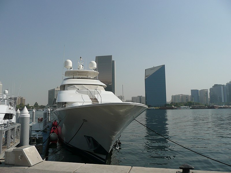 File:Yacht docked in Dubai Creek.jpg