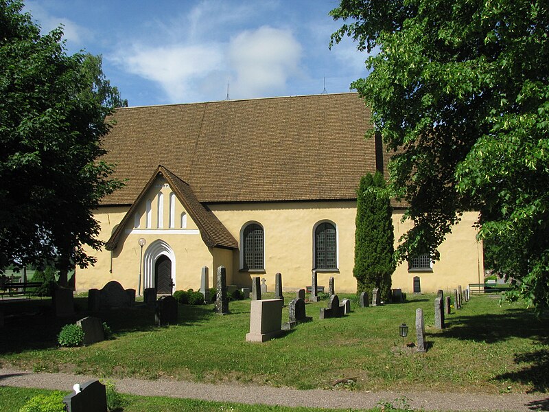 File:Ärentuna kyrka, sydsidan.jpg