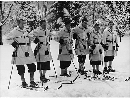 Équipe canadienne lors des JO 1936.jpg