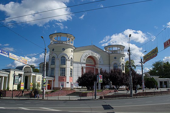 Город симферополь кинотеатр. Симферополь кинотеатр Симферополь. Кинотеатр Шевченко Симферополь. Кинотеатр звезда Симферополь. Кинотеатр Симферополь архитектура.