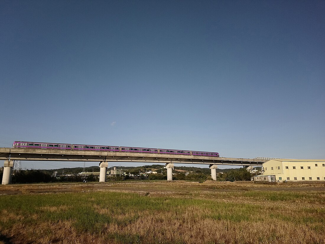 File:山鼻站～林口站間的桃園捷運機場線直達車.jpg