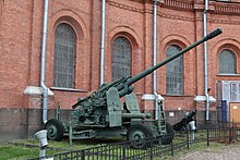 KS-19 exposé Musée d'histoire militaire d'artillerie, de troupes d’ingénieurs et de communications de Saint-Pétersourg en 2017.