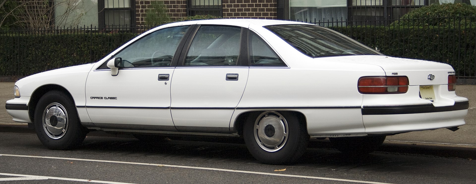 1920px-1991_Caprice_Classic_base.jpg