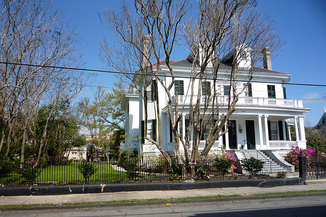 Some filming was conducted in the Garden District of New Orleans, including this home at 2707 Coliseum St.