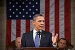 Obama habla frente a Joe Biden y John Boehner.