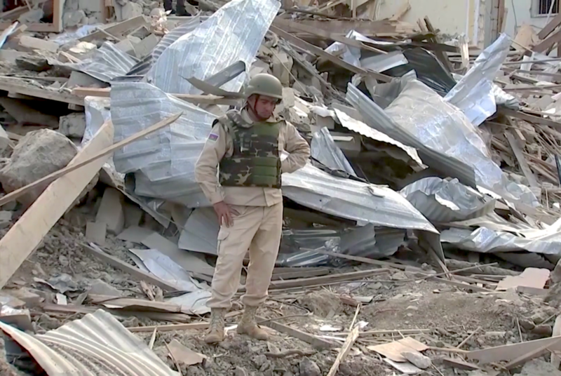 File:2020 Nagorno-Karabakh conflict - Azerbaijani soldier in rubble.png