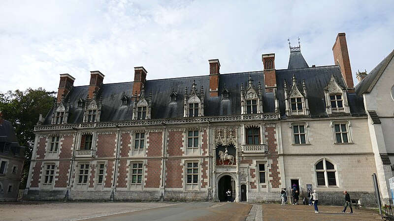 File:2022.10.29.102227 Château Royal de Blois France.jpg