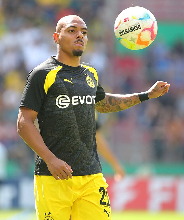 Bundesliga: Donyell Malen scores late to hand Dortmund 1-0 win