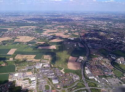 Vue aérienne de l'aérodrome de Lille - Marcq-en-Barœul et de ses environs (2018).