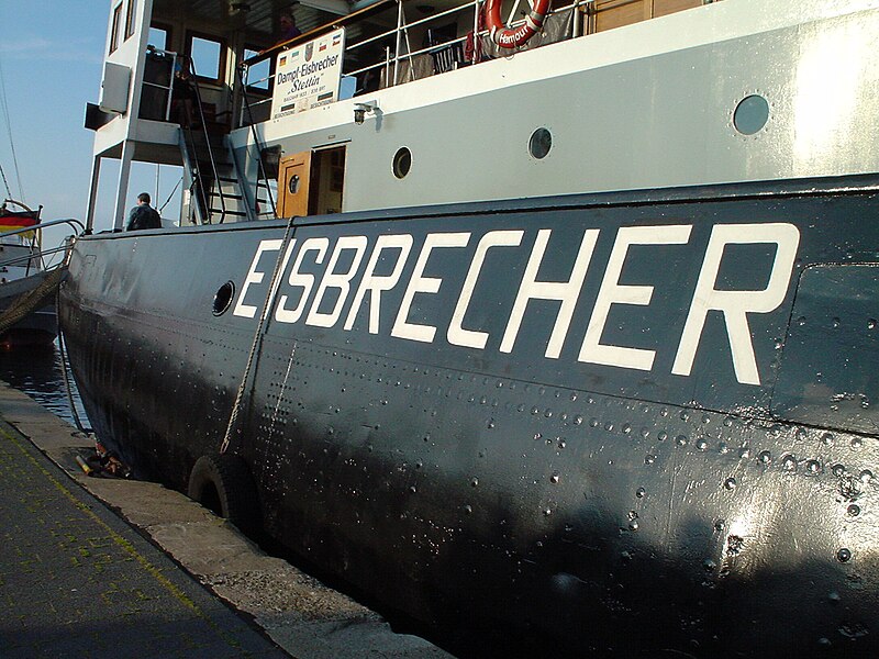 File:A steam-powered icebreaker in the Flensburg harbour.jpg