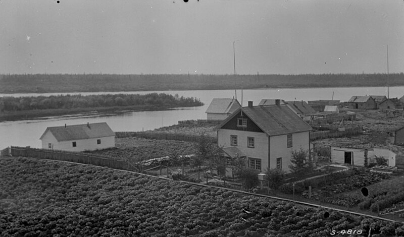 File:A view of the Hay River settlement from the Mission Boarding School, Northwest Territories, 1922 - Vue de Hay River a partir de la Mission, Territoires du -Nord-Ouest, 1922 (14112957702).jpg