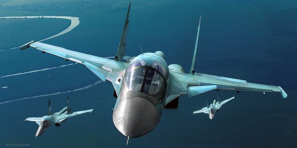 Tri Su-34 lete u formaciji