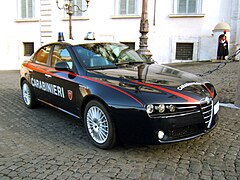 Alfa Romeo 159 version "Gazzella" des carabiniers romains devant le palais de la présidence de la république italienne.
