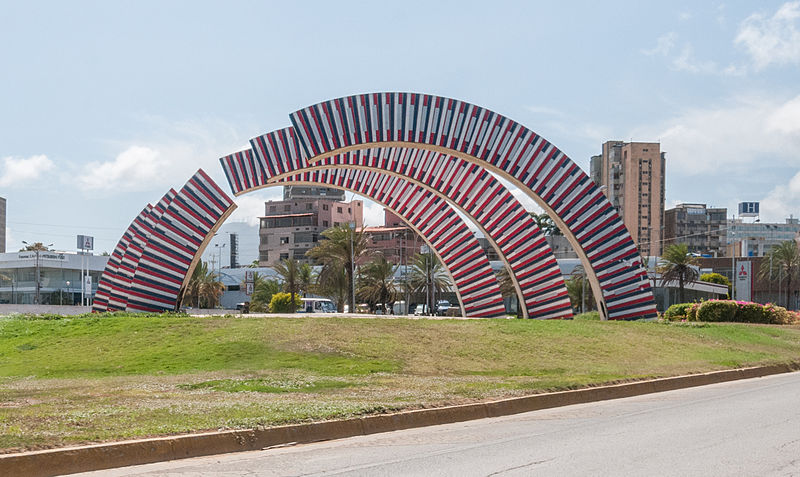 File:Arcos Cromáticos by Carlos Cruz Diez.jpg