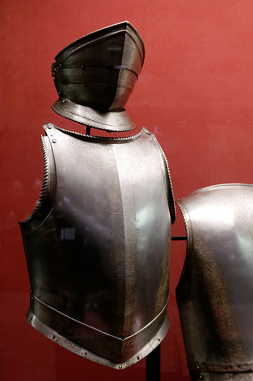 La Valette's armour at the Palace Armoury.