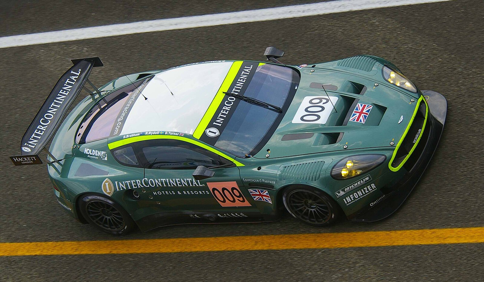 Aston Martin dbr9 gt1