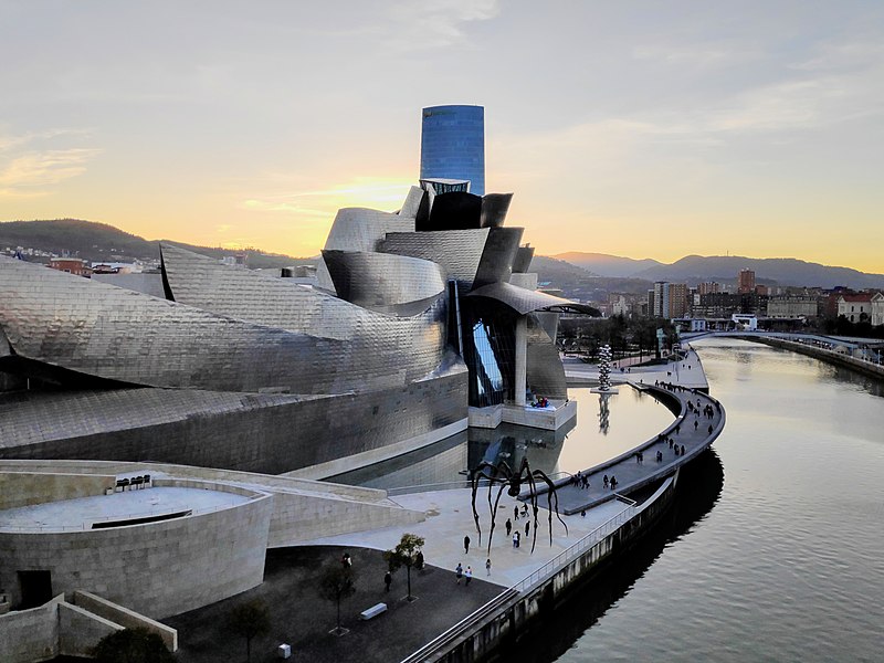 File:Atardecer en Bilbao.jpg