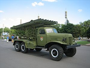 Zil-157: Fahrzeuggeschichte, Modellvarianten, Technische Daten