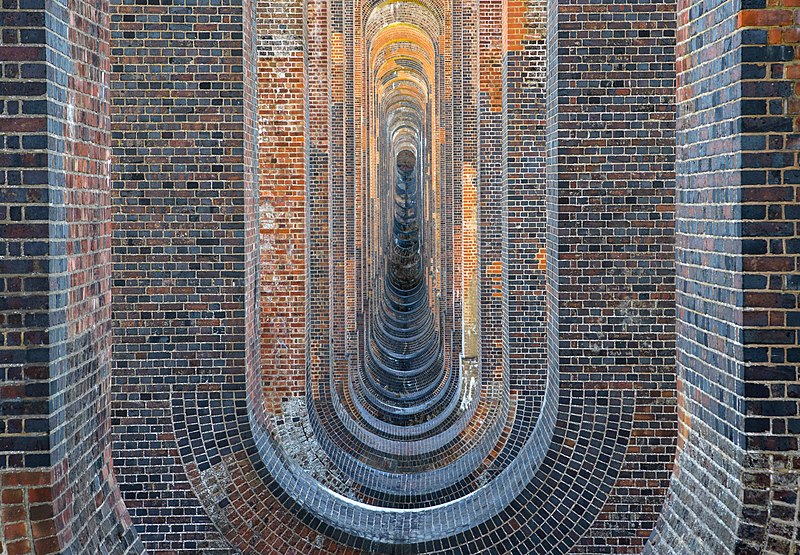 File:Balcombe Viaduct (Ouse Valley Viaduct).jpg