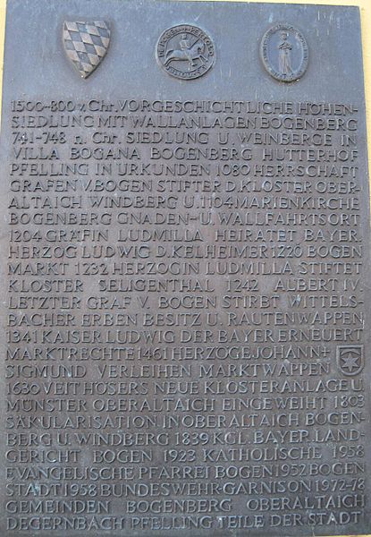 File:Bogen-Rathaus-Gedenktafel.jpg