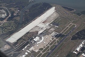 Brisbane Airport (31649590441).jpg