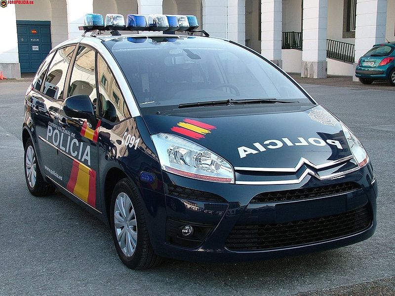 Fitxer:C4-picasso-policia-01.jpg