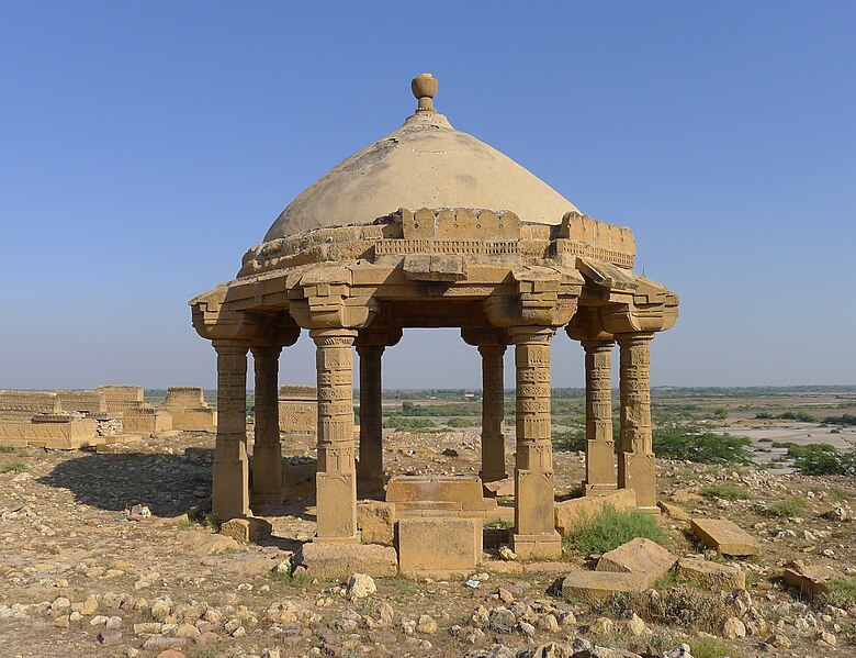 File:Canopy tomb of Daya Khan Rahu.jpg