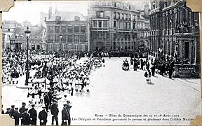 En 1903, à l'angle de la place Simone Veil.
