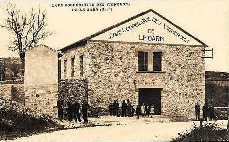 File:Cave coopérative de Le Garn.jpg