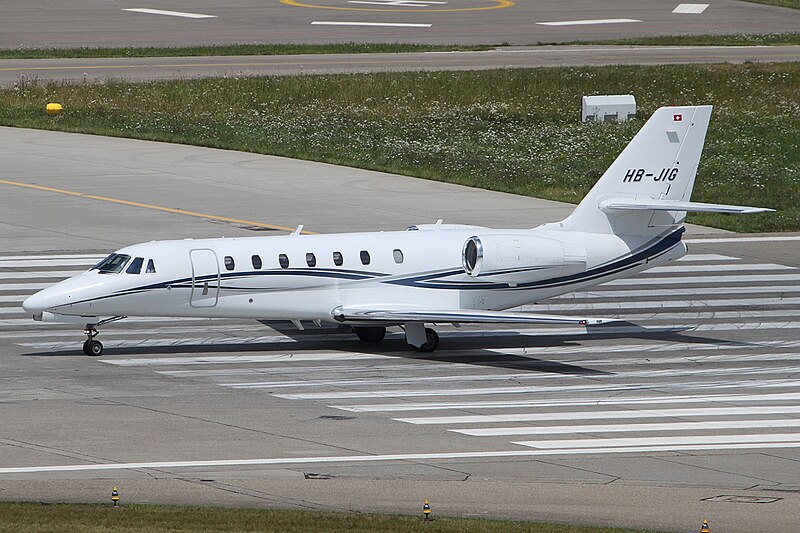 File:Cessna 680 Citation Sovereign, Cat Aviation JP6898491.jpg