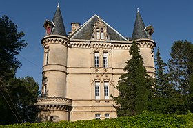 Château à Charleval (Bouches-du-Rhône) 2.JPG