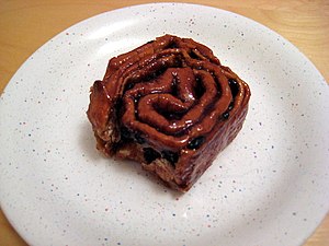 300px-Chelsea_bun.jpg