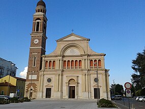 Chiesa parrocchiale di San Lorenzo.jpg