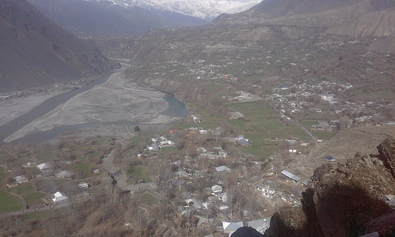 File:Chumurkone Village Chitral.jpg