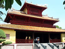 Porta de Thế Miếu (Templo das Gerações) dentro da Cidadela de Huế