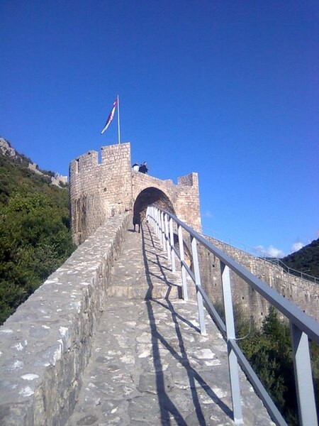 File:City walls of Ston0017.jpg