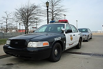 English: A Cleveland police patrol car parked ...