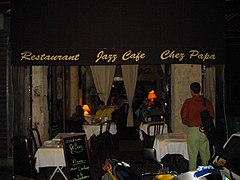 Restaurant-club de jazz Chez Papa.