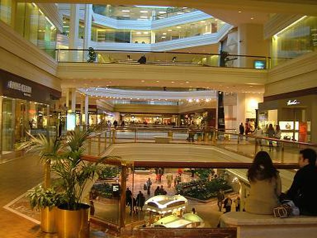 Interior view of Copley Place, which has since been renovated (2007)