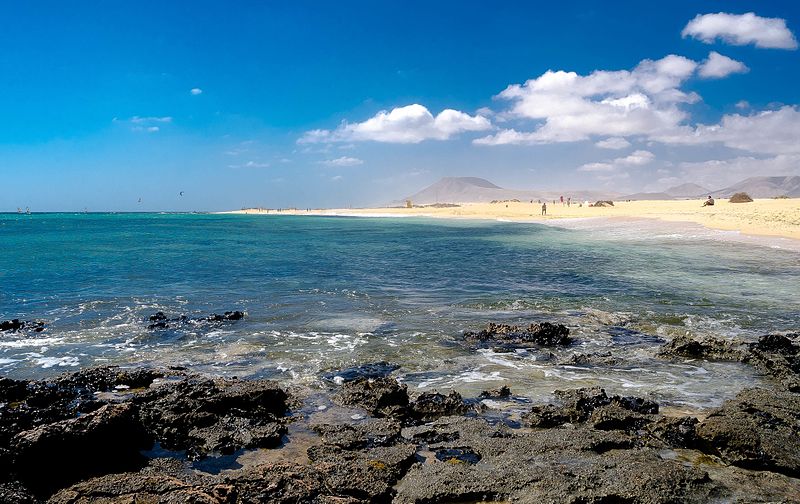 File:Corralejo Beach Fuerteventura (33241875903).jpg