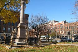 El Monumento a la Guerra Civil en Court Square