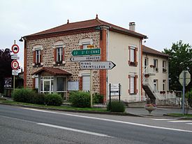 Cuzieu (Loire, Fr) mairie.JPG