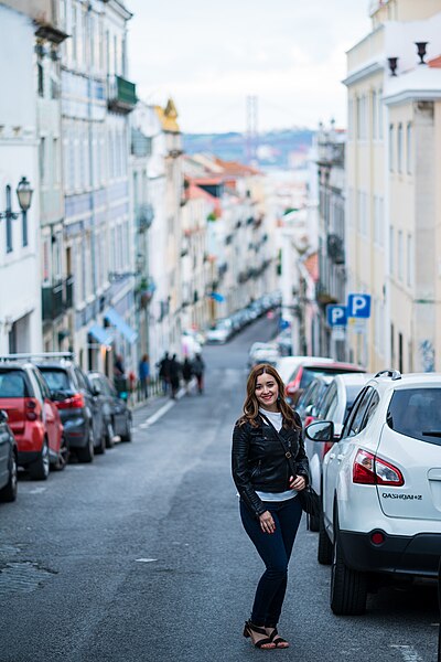 File:Deya on the Street in Lisbon (42119920704).jpg