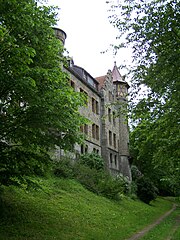 Западный фасад замка Нойенхоф